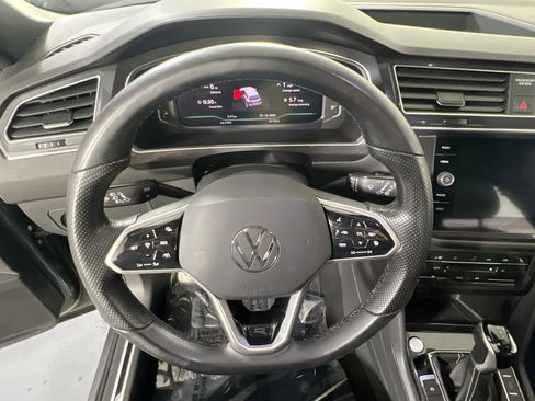 Used 2022 Volkswagen Tiguan SEL R-Line image 11