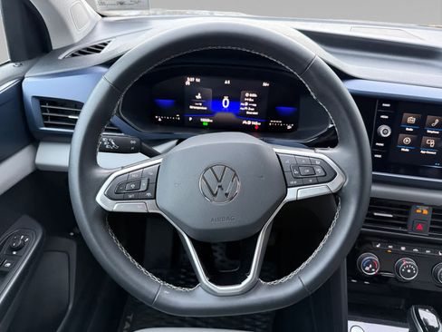 Used 2023 Volkswagen Taos SE image 12