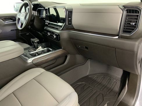 Used 2025 GMC Sierra 1500 SLT w/ SLT Premium Package image 30