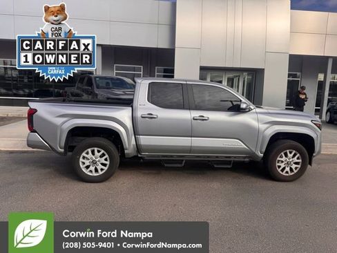 Used 2025 Toyota Tacoma SR5 image 6