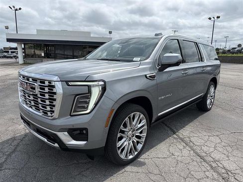 New 2026 GMC Yukon XL Denali w/ Denali Reserve Package AWD/4WD image 3