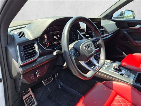 Used 2018 Audi SQ5 Premium Plus w/ Navigation Package AWD/4WD image 10