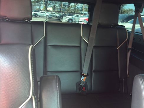 Used 2022 Cadillac Escalade ESV Premium Luxury RWD image 24