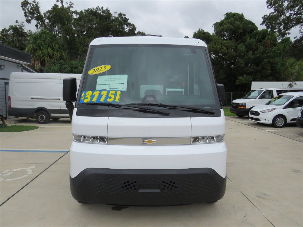 Used 2025 Chevrolet Brightdrop 600 AWD/4WD image 2