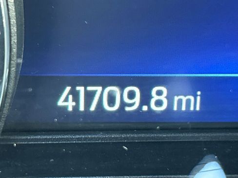 Used 2022 Ford Explorer XLT w/ Equipment Group 202A image 18