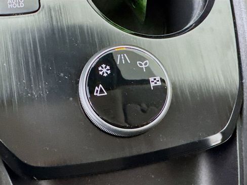 Used 2022 Nissan Rogue SV image 17