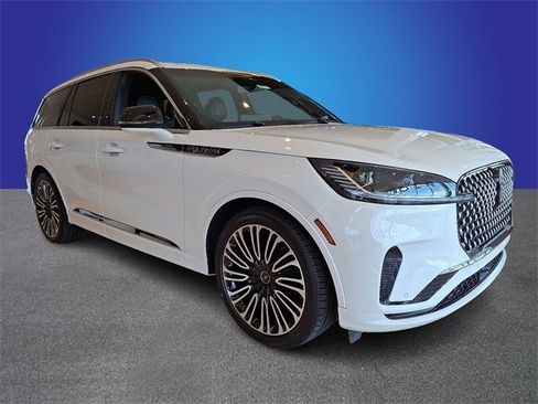 New 2025 Lincoln Aviator Black Label image 2