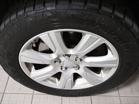 Used 2016 Land Rover LR4 HSE Silver Edition image 19