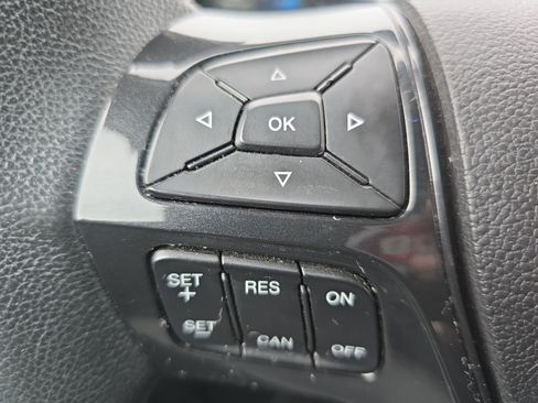 Used 2018 Ford Explorer XLT w/ Equipment Group 202A image 17