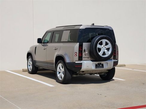 Used 2023 Land Rover Defender 110 SE image 5