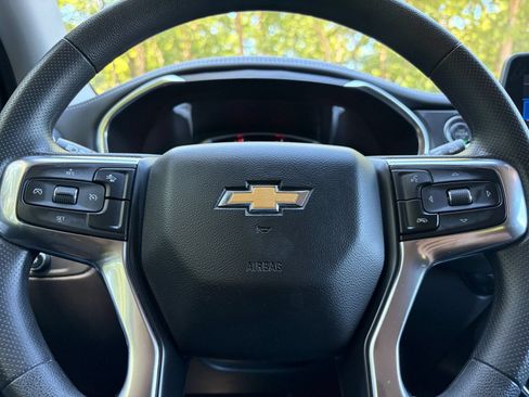 Used 2025 Chevrolet Blazer LT FWD image 24
