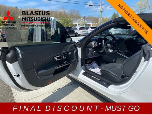 Used 2022 Mercedes-Benz SL 55 AMG 4MATIC w/ Driver Assistance Package image 24