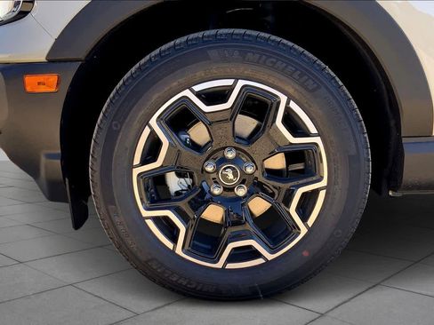 New 2025 Ford Bronco Sport Outer Banks w/ Outer Banks Tech Package+ image 11