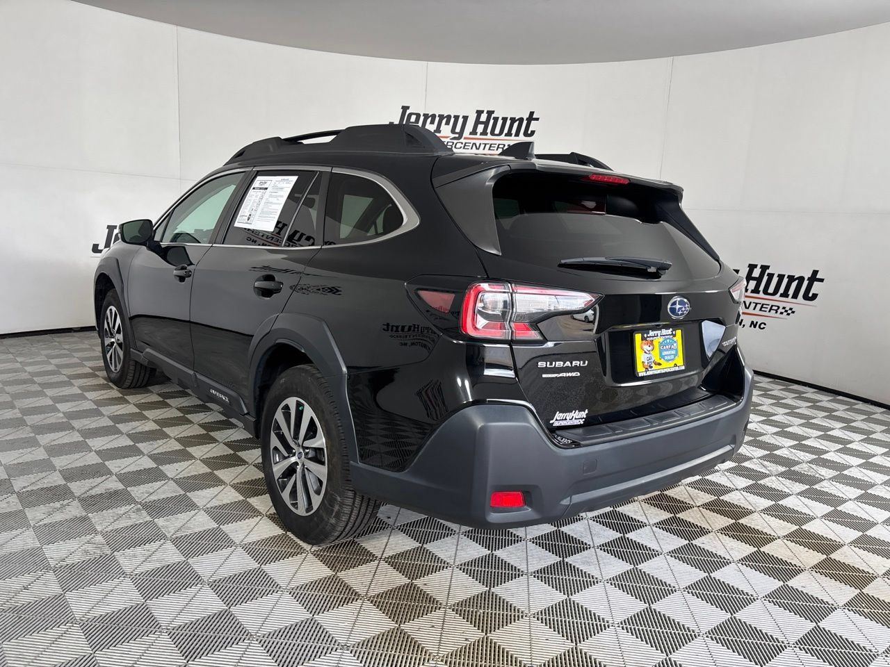 Used 2024 Subaru Outback Premium AWD/4WD image 6