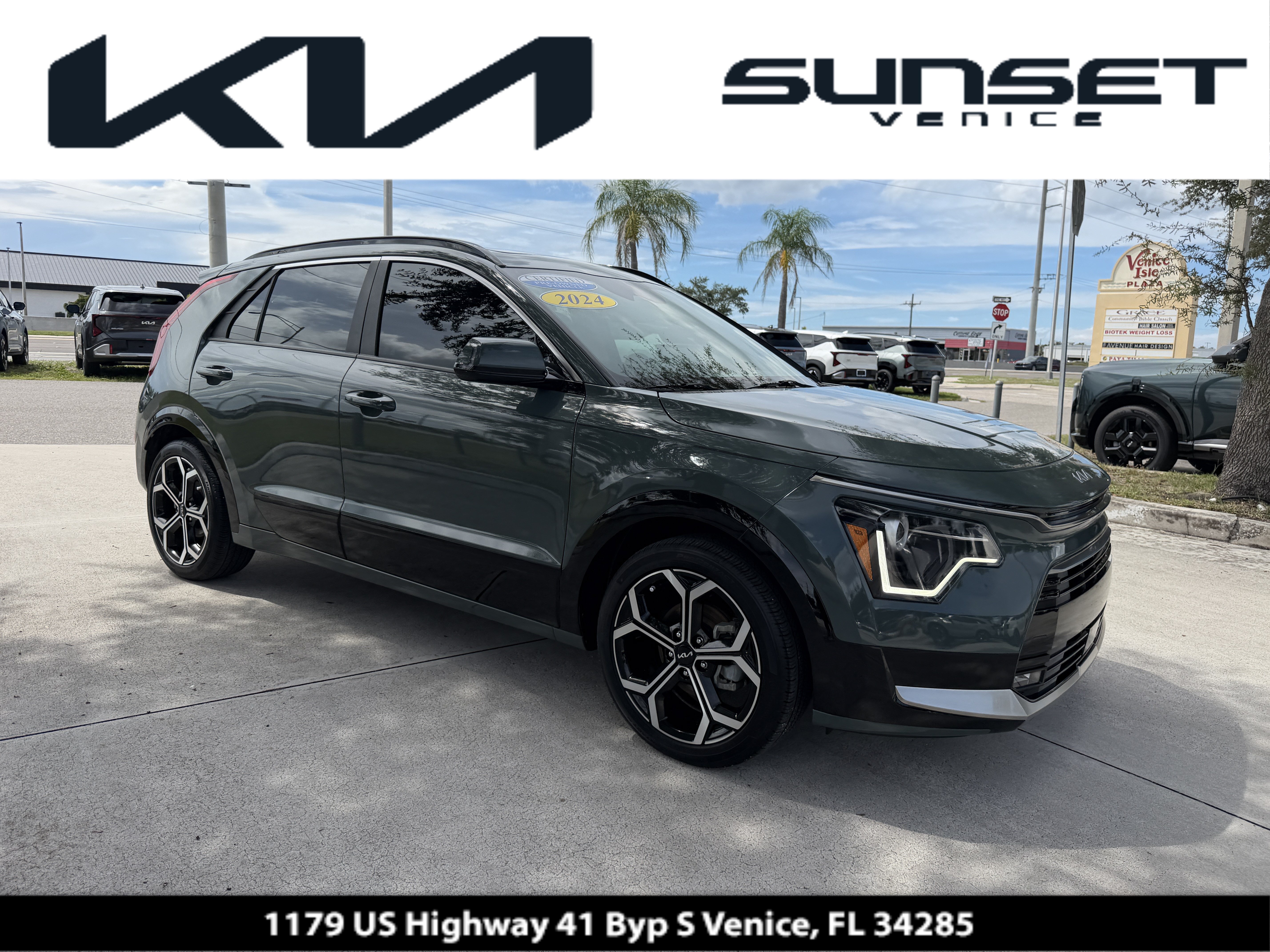 Certified 2024 Kia Niro EX Touring FWD image 1