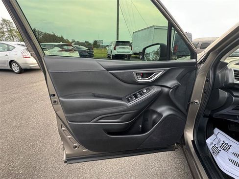 Used 2020 Subaru Forester Premium image 32