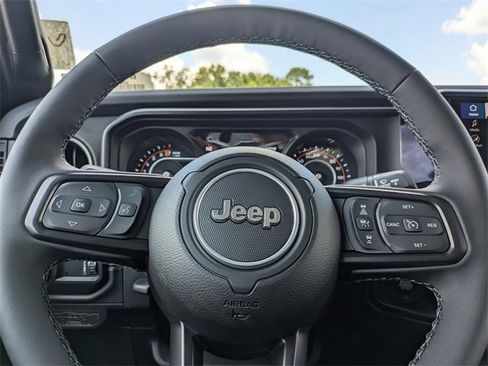 New 2025 Jeep Gladiator Rubicon w/ Convenience Group image 26