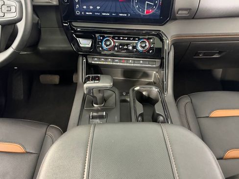 Used 2023 GMC Sierra 1500 AT4 w/ AT4 Preferred Package image 16