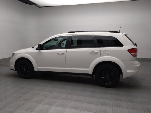 Used 2020 Dodge Journey SE w/ SE Popular Equipment Group image 3