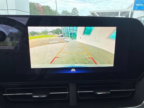 Used 2024 Chevrolet Trax LT FWD image 18