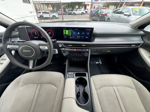 Used 2025 Hyundai Sonata SEL FWD image 13
