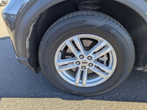 Used 2020 Ford Explorer XLT image 10