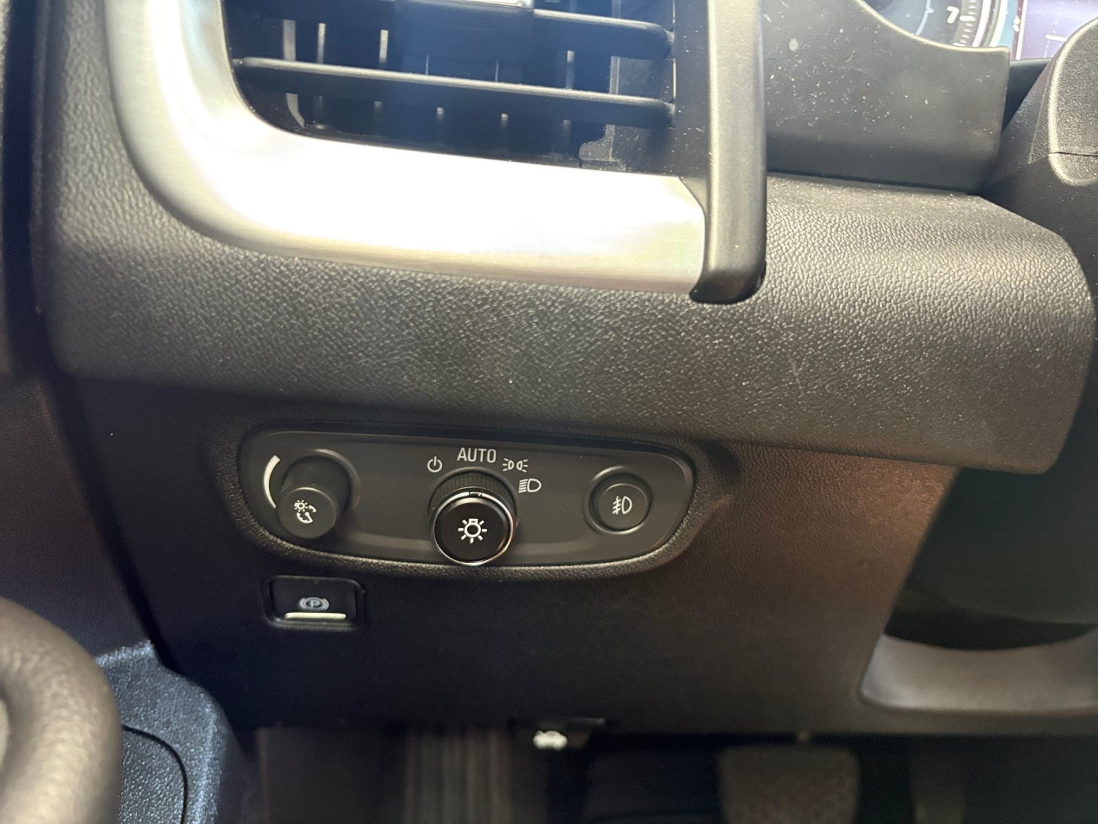 Used 2018 GMC Terrain SLT w/ LPO, Black Accent Package FWD image 22