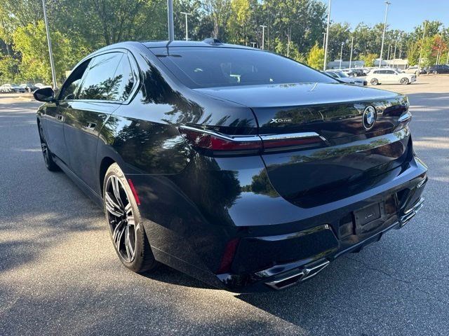 Certified 2024 BMW 760i xDrive w/ Executive Package AWD/4WD image 7