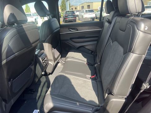 New 2026 Jeep Grand Cherokee L 4WD image 16