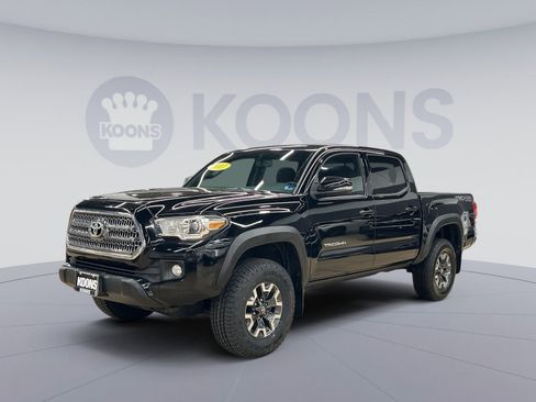 Used 2017 Toyota Tacoma TRD Off-Road w/ Tow Package (A/T) image 1