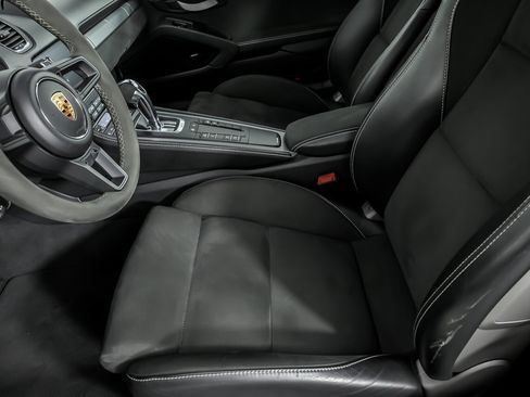 Used 2022 Porsche 718 Cayman GT4 image 19