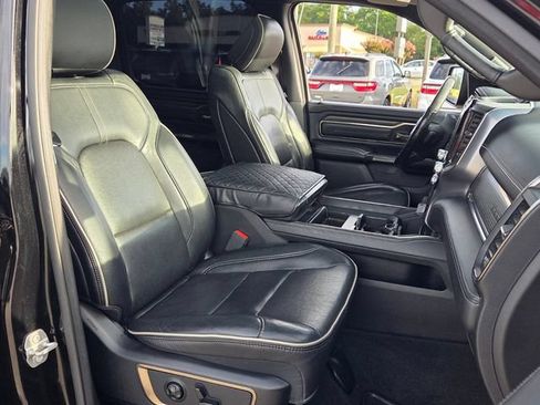 Used 2020 RAM 1500 Limited w/ Black Appearance Package AWD/4WD image 18