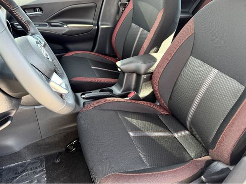 New 2025 Nissan Versa SR w/ Trunk Package image 11