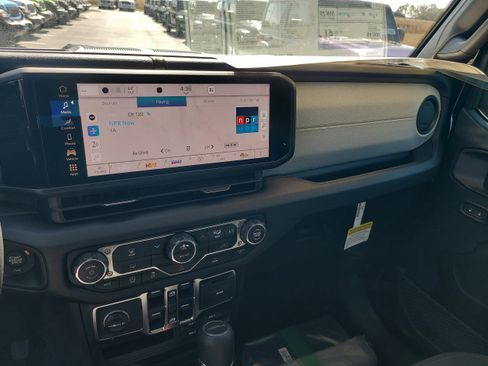 New 2026 Jeep Gladiator Sport image 15