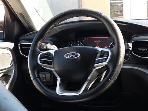 Used 2022 Ford Explorer XLT w/ Equipment Group 202A image 13