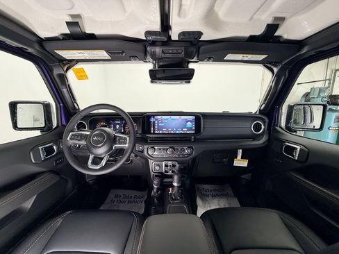 New 2026 Jeep Wrangler Unlimited Sahara AWD/4WD image 11