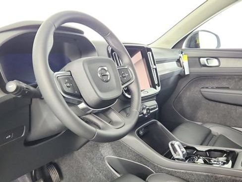 Used 2026 Volvo XC40 B5 Plus w/ Climate Package AWD/4WD image 12