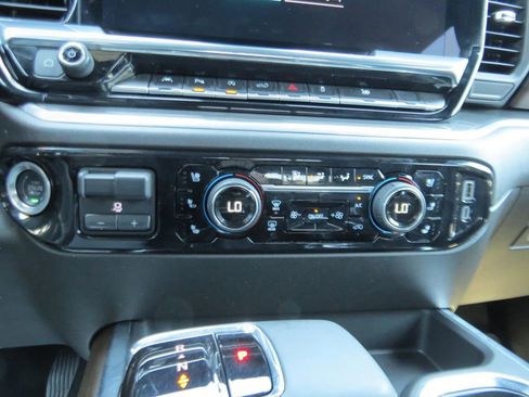 Certified 2025 Chevrolet Silverado 1500 High Country AWD/4WD image 22