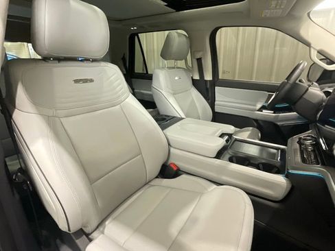 Used 2025 Ford Expedition Platinum w/ Platinum Ultimate Package image 16
