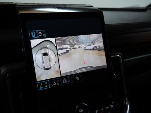 Used 2025 GMC Yukon Denali AWD/4WD image 48