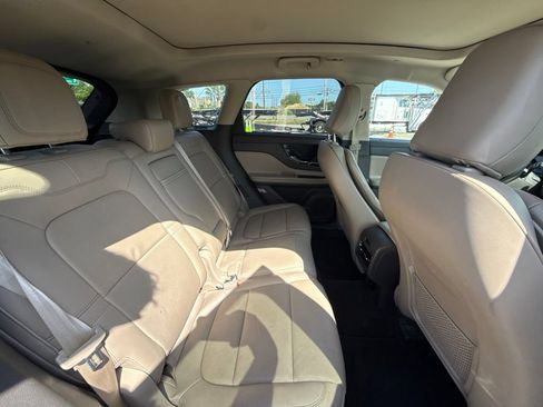 Used 2021 Lincoln Corsair AWD w/ Premium Package image 19