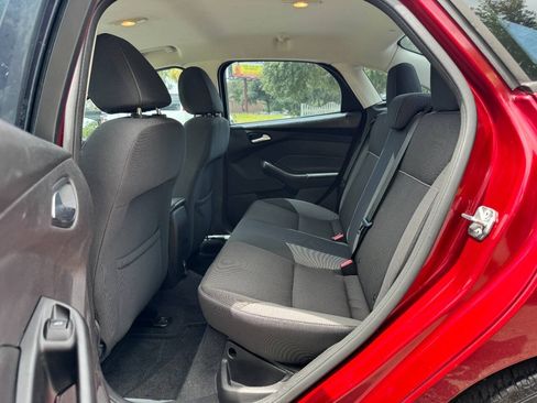 Used 2013 Ford Focus SE FWD image 12