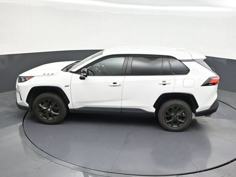 Used 2022 Toyota RAV4 LE FWD image 16
