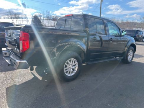Used 2017 Nissan Frontier SV w/ SV Value Truck Package image 6