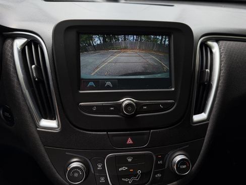 Used 2018 Chevrolet Malibu LT image 20