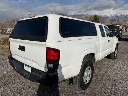Used 2019 Toyota Tacoma SR image 3