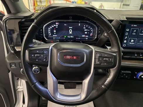 Used 2025 GMC Sierra 1500 Elevation image 11