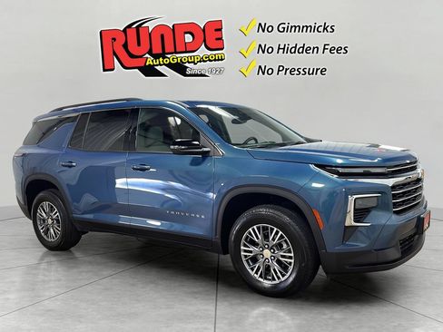 Used 2025 Chevrolet Traverse LT AWD/4WD image 8