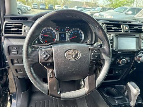 Used 2019 Toyota 4Runner TRD Off-Road Premium AWD/4WD image 11