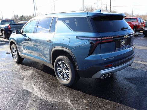 Used 2025 Chevrolet Traverse LT w/ Driver Confidence Package image 31